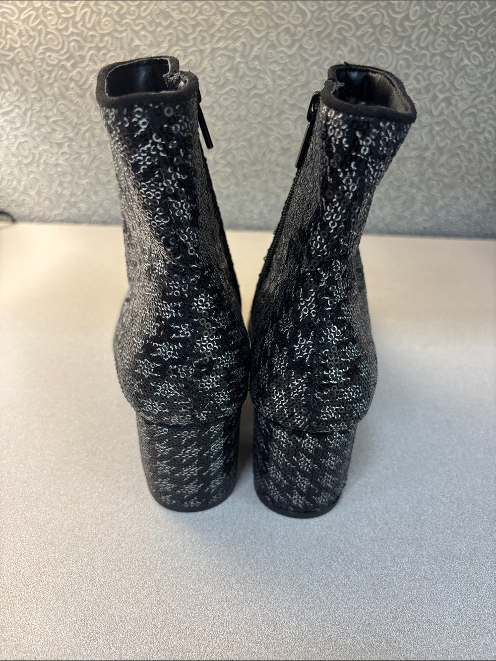 Amelia Grace Black & Silver Sequined Houndstooth Julia Ankle Boots Size 6 - Picture 8 of 10